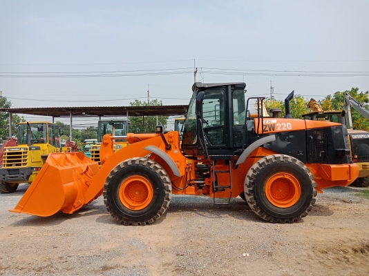 รถตัก เก่านอก ขายถูก TCM ZW220 นำเข้าจากญี่ปุ่น สภาพสวย ราคาไม่แพง โทร.086-303-9797 กู๋อ๋า