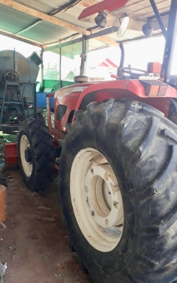 รถไถ KMT 5077 - 4WD 75 HP ปี 56  รถทำงาน 3,200 ชม. สวยเดิมๆอุปกรณ์ครบพร้อมใช้งานได้เลย 4 สูบ 75 แรง อุปกรณ์มีใบดัน ผานพรวน 6 และผานยกร่อง