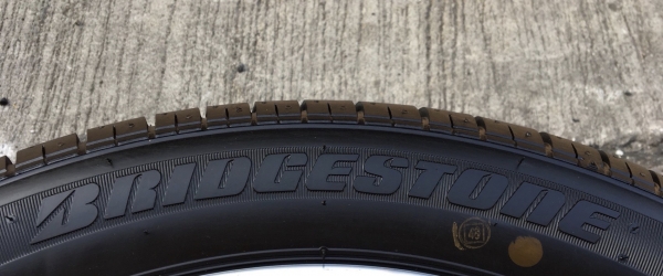 ยางป้ายแดง 195-50-16 Bridgestone ปี 18 ตุ่มยางเด้งๆทุกเส้น