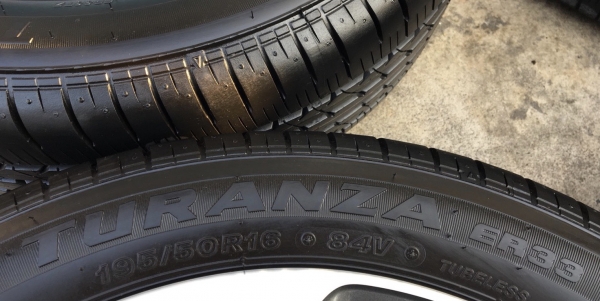 ยางป้ายแดง 195-50-16 Bridgestone ปี 18 ตุ่มยางเด้งๆทุกเส้น