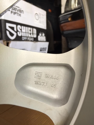 แม๊กนาวาร่า16x7 ใส่รถเตี้ยได้รถสูงได้ มี1คู่3500บ.โทร0879050181.ส่งได้ทั่วไทย