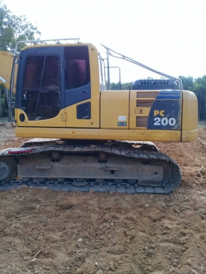 ขายแบคโฮ KOMATSU PC200-8 ไฟเต็มระบบเต็มเอกสารเล่มทะเบียนราคา 1,300,000 ต่อรอง