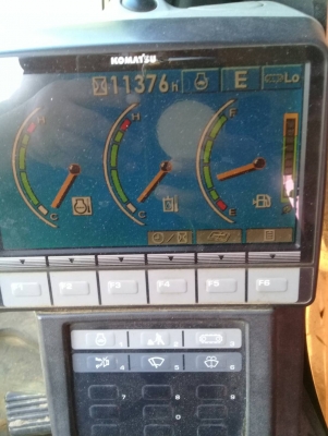 ขายแบคโฮ KOMATSU PC200-8 ไฟเต็มระบบเต็มเอกสารเล่มทะเบียนราคา 1,300,000 ต่อรอง