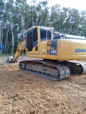 ขายแบคโฮ KOMATSU PC200-8 ไฟเต็มระบบเต็มเอกสารเล่มทะเบียนราคา 1,300,000 ต่อรอง