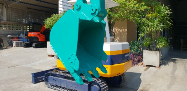 ขาย รถขุด KOBELCO รุ่น SK30SR มือสองญี่ปุ่น แทรกเหล็ก สลัก บูทเอวแน่น 100\% สวยพร้อมใช้งาน มือถือ 0818753444