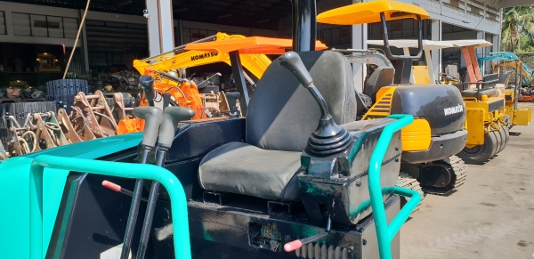 ขาย รถขุด KOBELCO รุ่น SK30SR มือสองญี่ปุ่น แทรกเหล็ก สลัก บูทเอวแน่น 100\% สวยพร้อมใช้งาน มือถือ 0818753444