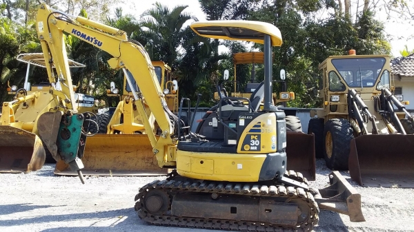 ต้องการขายรถขุดยี่ห้อ KOMATSU-PC30MR-2รถนอกนำเข้าจากญี่ปุ่น ต้องการขายรถขุดยี่ห้อ KOMATSU-PC30MR-2รถนอกนำเข้าจากญี่ปุ่น