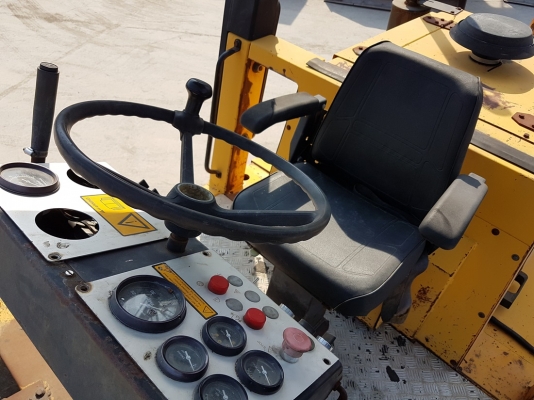 ขายรถบดอัดสั่นสะเทือน DYNAPAC CC211 น้ำหนัก 7 ตัน นำเข้าจาก USA ไม่เคยใช้งานในไทย สภาพเดิมๆ เอกสารครบ