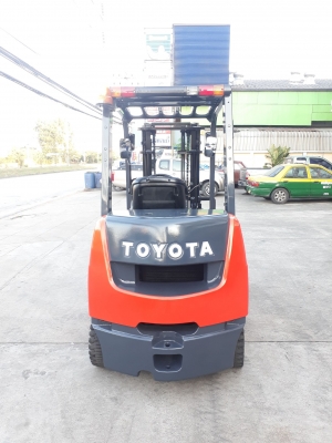 เอส  อาร์  โฟรคลิฟท์  ขาย โตโยต้า รุ่น 8 ดีเซล 2.5 ตัน