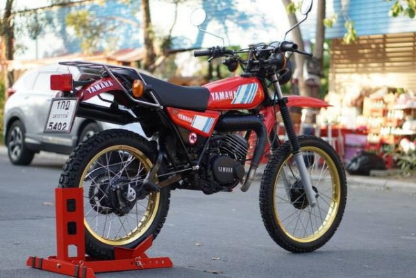 ร้าน วุฒิ นนบุรี ขาย Yamaha DT125 4L8 เฟรมเหลี่ยมรถสวยทะเบียนโอน