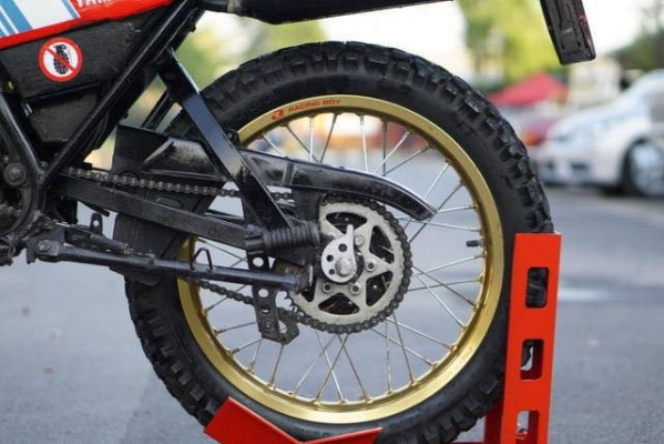 ร้าน วุฒิ นนบุรี ขาย Yamaha DT125 4L8 เฟรมเหลี่ยมรถสวยทะเบียนโอน