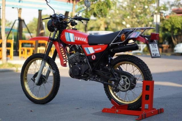 ร้าน วุฒิ นนบุรี ขาย Yamaha DT125 4L8 เฟรมเหลี่ยมรถสวยทะเบียนโอน