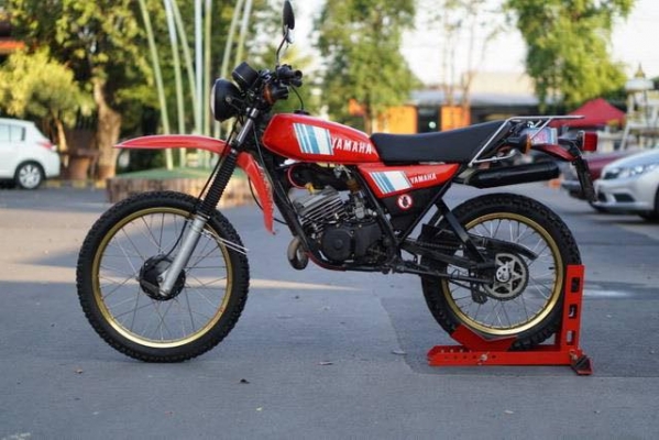 ร้าน วุฒิ นนบุรี ขาย Yamaha DT125 4L8 เฟรมเหลี่ยมรถสวยทะเบียนโอน