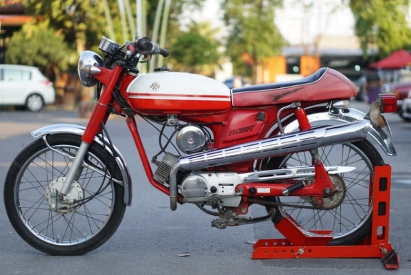 ร้าน วุฒิ นนบุรี Yamaha YB-1 50cc. รถเดิมท่อยกตรงรุ่นเครื่องดีพร้อมใช้