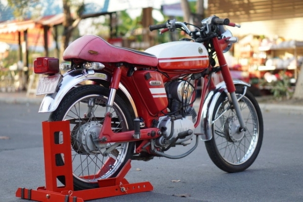 ร้าน วุฒิ นนบุรี Yamaha YB-1 50cc. รถเดิมท่อยกตรงรุ่นเครื่องดีพร้อมใช้