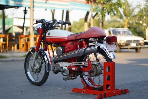 ร้าน วุฒิ นนบุรี Yamaha YB-1 50cc. รถเดิมท่อยกตรงรุ่นเครื่องดีพร้อมใช้