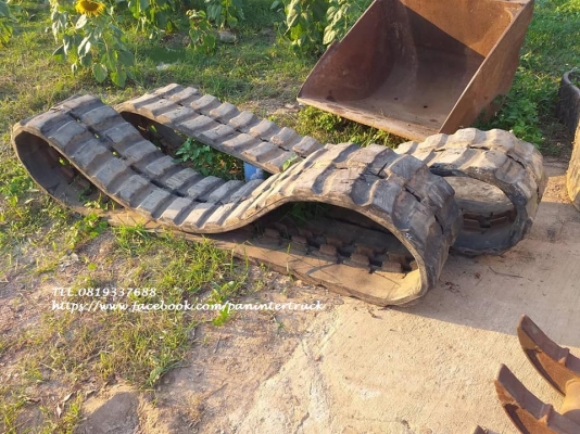 FROM JAPANขายถูกด่วนๆแทรคยาง เก่านอก สำหรับรถขุดไซค์ 40,45,50/ ขนาด400*14.2*36(ข้อ) :ราคาเพียง(คู่ละ:27,000 บาท)