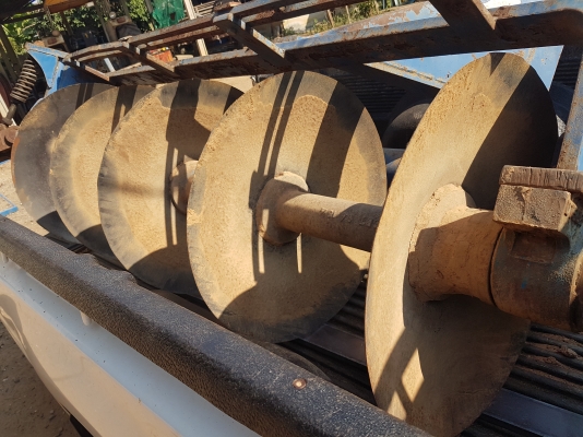 ผาน5รถไถฟอดร์ด ป.เสรี