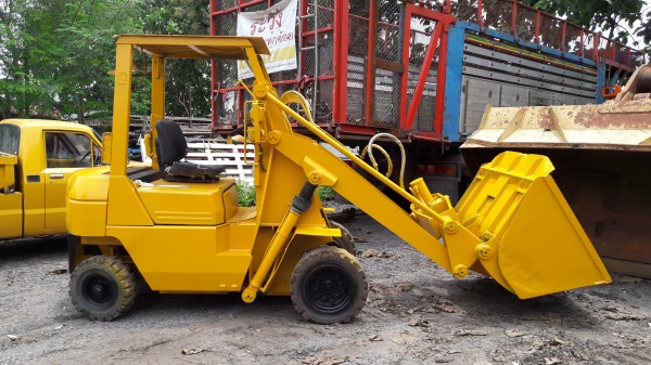 รถตักTCM SD10Z6 ดีเซล เก่าญี่ปุ่นแท้ 180000 บาท ต่อรอง โทร 084-5424150