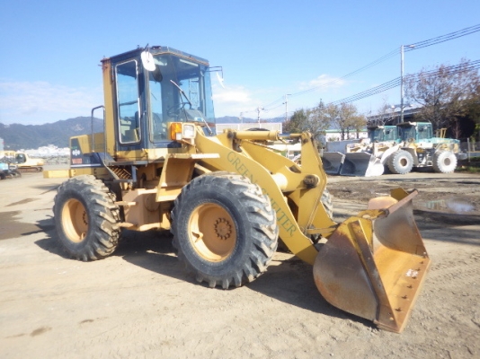 ขายรถตักล้อยาง KOMATSU WA100-1 นำเข้าเองจากญี่ปุ่น สภาพสวยพร้อมใช้ ถึงเร็วๆนี้ครับ