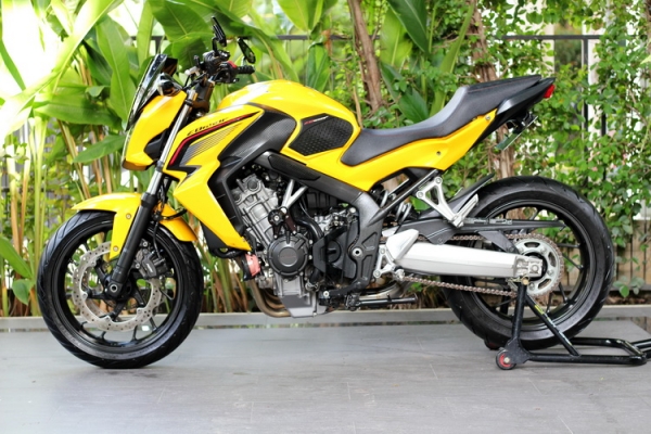HONDA CB650f ปี 15 ฟรีดาวน์!! ออกรถ 0 บาท