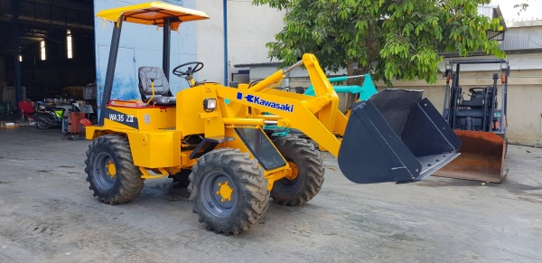 รคตักขนาด 0.4คิว KAWASAKI รุ่น WA 35ll เอวอ่อน ขับเคลื่อน 4ล้อ 4*4ระบบ Full time เครื่องยนต์ KUBOTA 4สูบ อะไหล่หาง่าย เก่าญี่ปุ่นไม่เคยใช้งานในไทยสภาพดี เหมาะสำหรับร้านวัสดุก่อสร้างทั่วไป วิ่งคล่องตัวมาก ชม.การใช้งานน้อยมาก ราคา325,000 บาท สนใ รคตักขนาด 0.4คิว KAWASAKI รุ่น WA 35ll เอวอ่อน ขับเคลื่อน 4ล้อ 4*4ระบบ Full time เครื่องยนต์ KUBOTA 4สูบ อะไหล่หาง่าย เก่าญี่ปุ่นไม่เคยใช้งานในไทยสภาพดี เหมาะสำหรับร้านวัสดุก่อสร้างทั่วไป วิ่งคล่องตัวมาก ชม.การใช้งานน้อยมาก ราคา325,000 บาท สนใ