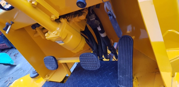 รคตักขนาด 0.4คิว KAWASAKI รุ่น WA 35ll เอวอ่อน ขับเคลื่อน 4ล้อ 4*4ระบบ Full time เครื่องยนต์ KUBOTA 4สูบ อะไหล่หาง่าย เก่าญี่ปุ่นไม่เคยใช้งานในไทยสภาพดี เหมาะสำหรับร้านวัสดุก่อสร้างทั่วไป วิ่งคล่องตัวมาก ชม.การใช้งานน้อยมาก ราคา325,000 บาท สนใ รคตักขนาด 0.4คิว KAWASAKI รุ่น WA 35ll เอวอ่อน ขับเคลื่อน 4ล้อ 4*4ระบบ Full time เครื่องยนต์ KUBOTA 4สูบ อะไหล่หาง่าย เก่าญี่ปุ่นไม่เคยใช้งานในไทยสภาพดี เหมาะสำหรับร้านวัสดุก่อสร้างทั่วไป วิ่งคล่องตัวมาก ชม.การใช้งานน้อยมาก ราคา325,000 บาท สนใ