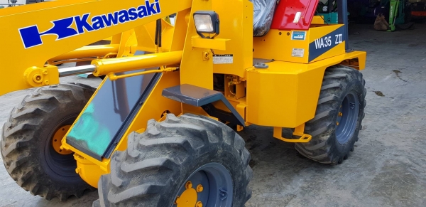 รคตักขนาด 0.4คิว KAWASAKI รุ่น WA 35ll เอวอ่อน ขับเคลื่อน 4ล้อ 4*4ระบบ Full time เครื่องยนต์ KUBOTA 4สูบ อะไหล่หาง่าย เก่าญี่ปุ่นไม่เคยใช้งานในไทยสภาพดี เหมาะสำหรับร้านวัสดุก่อสร้างทั่วไป วิ่งคล่องตัวมาก ชม.การใช้งานน้อยมาก ราคา325,000 บาท สนใ รคตักขนาด 0.4คิว KAWASAKI รุ่น WA 35ll เอวอ่อน ขับเคลื่อน 4ล้อ 4*4ระบบ Full time เครื่องยนต์ KUBOTA 4สูบ อะไหล่หาง่าย เก่าญี่ปุ่นไม่เคยใช้งานในไทยสภาพดี เหมาะสำหรับร้านวัสดุก่อสร้างทั่วไป วิ่งคล่องตัวมาก ชม.การใช้งานน้อยมาก ราคา325,000 บาท สนใ