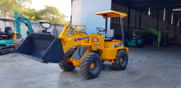 รคตักขนาด 0.4คิว KAWASAKI รุ่น WA 35ll เอวอ่อน ขับเคลื่อน 4ล้อ 4*4ระบบ Full time เครื่องยนต์ KUBOTA 4สูบ อะไหล่หาง่าย เก่าญี่ปุ่นไม่เคยใช้งานในไทยสภาพดี เหมาะสำหรับร้านวัสดุก่อสร้างทั่วไป วิ่งคล่องตัวมาก ชม.การใช้งานน้อยมาก ราคา325,000 บาท สนใ รคตักขนาด 0.4คิว KAWASAKI รุ่น WA 35ll เอวอ่อน ขับเคลื่อน 4ล้อ 4*4ระบบ Full time เครื่องยนต์ KUBOTA 4สูบ อะไหล่หาง่าย เก่าญี่ปุ่นไม่เคยใช้งานในไทยสภาพดี เหมาะสำหรับร้านวัสดุก่อสร้างทั่วไป วิ่งคล่องตัวมาก ชม.การใช้งานน้อยมาก ราคา325,000 บาท สนใ