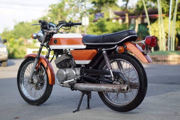ร้าน วุฒิ นนบุรี ขาย Yamaha RD125 รถในตำนาน 2 สูบ รถสวยเดิมของแท้เยอะ