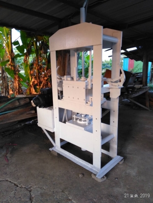 เครื่องอัดคอนกรีต อัดอิฐประสาน ราคา 180,000 บาท พร้อมนำไปใช้งานประกอบอาชีพได้เลย