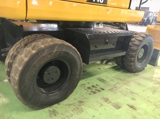 KOMATSU PW140-7 รถขุดล้อยาง นำเข้าจากญี่ปุ่น โทร. 080-6565422 (หนิง)