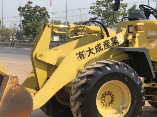 ขายรถตักล้อยาง KOMATSU WA100-3 (1,XXX ชั่วโมง) นำเข้าเองจากญี่ปุ่น สภาพสวยพร้อมใช้ มีVDOการทำงานครับ