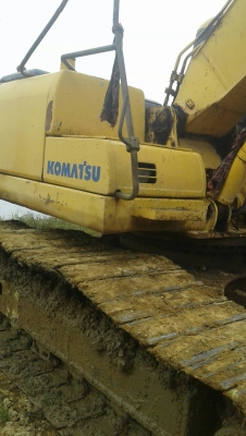 ขาบแบคโฮ KOMATSU PC200-7 ไฟเต็มเอกสารเล่มทะเบียนราคา 1,080,000 ต่อรอง ขาบแบคโฮ KOMATSU PC200-7 ไฟเต็มเอกสารเล่มทะเบียนราคา 1,080,000 ต่อรอง