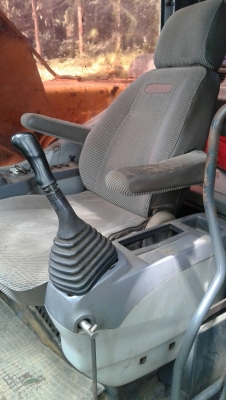 ขาบแบคโฮ KOMATSU PC200-7 ไฟเต็มเอกสารเล่มทะเบียนราคา 1,080,000 ต่อรอง