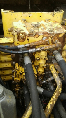 ขาบแบคโฮ KOMATSU PC200-7 ไฟเต็มเอกสารเล่มทะเบียนราคา 1,080,000 ต่อรอง