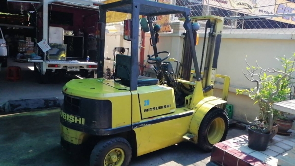 +++ขายโฟล์คลิฟท์  FG20  MITSUBISHI ขนาด 2  ตัน  เครื่องยนต์เบนซิน  เสา 3 เมตร  เกียร์ธรรมดา  ล้อหน้าคู่   รถนอก ครับ