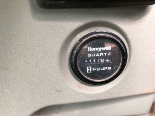 ขาย 1,080,000 บาท HYUNDAI  ROBEX 160-7 ทำงาน 3,990 ชม. เครื่องดี ปั้มแรง โช่หนา เอวแน่น ช่วงเต็ม สภาพ 3,990 ชม ไฟฟ้าครบ แอร์มี เอกสารเล่มทะเบียน  รถอยู่  นครปฐม โทร 0610710295  สนใจ รายการสินค้า อื่นๆ ที่ เว็ปไชค์ Truck2Hand https://www.truck2hand.com/ind