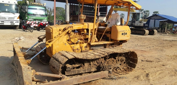ขายรถแทรคเตอร์ KOMATSU D20PL-3 ใบแทรค 70 ราคา 95000 ขายรถแทรคเตอร์ KOMATSU D20PL-3 ใบแทรค 70 ราคา 95000