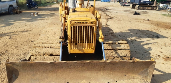 ขายรถแทรคเตอร์ KOMATSU D20PL-3 ใบแทรค 70 ราคา 95000 ขายรถแทรคเตอร์ KOMATSU D20PL-3 ใบแทรค 70 ราคา 95000