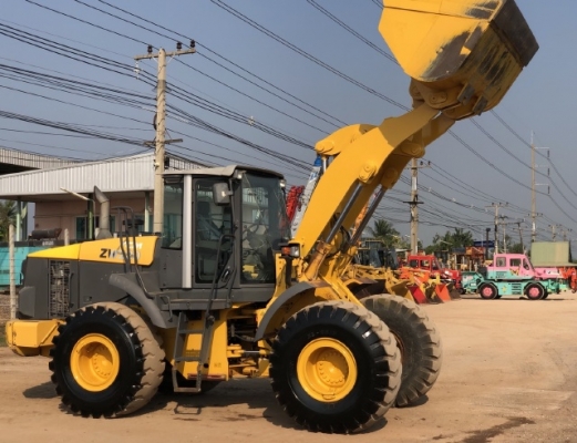 ขายรถตักล้อยาง HITACHI ZW220 (เทียบเท่า WA380-6) นำเข้าเองจากญี่ปุ่น สภาพสวยพร้อมใช้ มีVDOการทำงานครับ