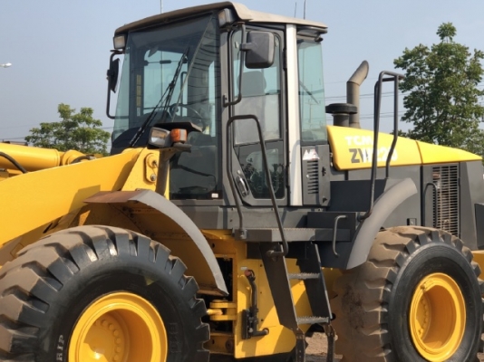 ขายรถตักล้อยาง HITACHI ZW220 (เทียบเท่า WA380-6) นำเข้าเองจากญี่ปุ่น สภาพสวยพร้อมใช้ มีVDOการทำงานครับ