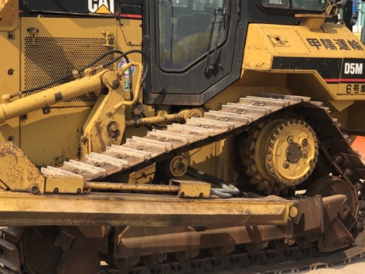ขายรถดันดิน CAT D5M (3,XXX ชั่วโมง) นำเข้าเองจากญี่ปุ่น สภาพสวยพร้อมใช้ มีVDOการทำงานครับ ขายรถดันดิน CAT D5M (3,XXX ชั่วโมง) นำเข้าเองจากญี่ปุ่น สภาพสวยพร้อมใช้ มีVDOการทำงานครับ