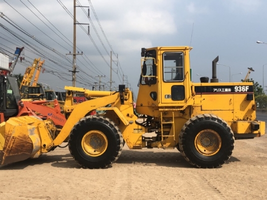 ขายรถตักล้อยาง CAT 936F นำเข้าเองจากญี่ปุ่น สภาพสวยพร้อมใช้ มีVDOการทำงานครับ