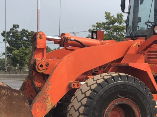 ขายรถตักล้อยาง CAT 960F นำเข้าเองจากญี่ปุ่น สภาพสวยพร้อมใช้ มีVDOการทำงานครับ ขายรถตักล้อยาง CAT 960F นำเข้าเองจากญี่ปุ่น สภาพสวยพร้อมใช้ มีVDOการทำงานครับ