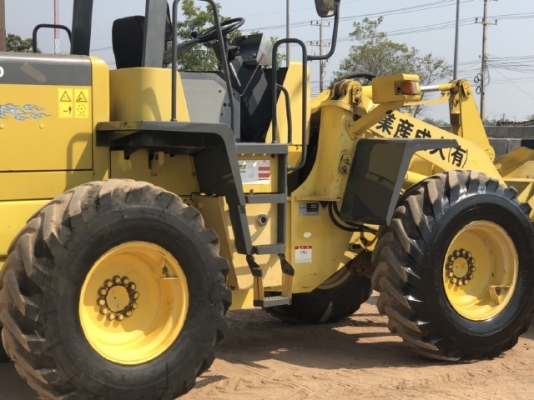 ขายรถตักล้อยาง KOMATSU WA100-3 (1,XXX ชั่วโมง) นำเข้าเองจากญี่ปุ่น สภาพสวยพร้อมใช้ มีVDOการทำงานครับ ขายรถตักล้อยาง KOMATSU WA100-3 (1,XXX ชั่วโมง) นำเข้าเองจากญี่ปุ่น สภาพสวยพร้อมใช้ มีVDOการทำงานครับ