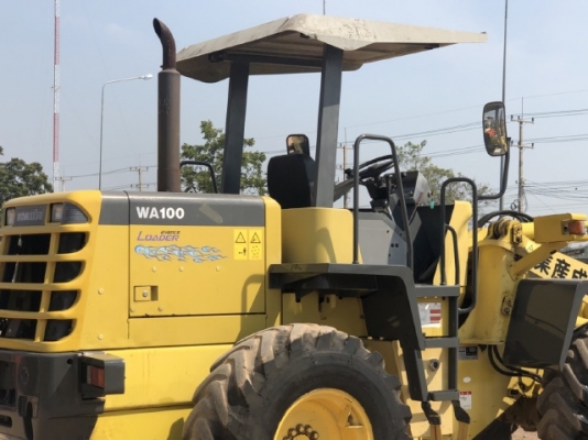 ขายรถตักล้อยาง KOMATSU WA100-3 (1,XXX ชั่วโมง) นำเข้าเองจากญี่ปุ่น สภาพสวยพร้อมใช้ มีVDOการทำงานครับ ขายรถตักล้อยาง KOMATSU WA100-3 (1,XXX ชั่วโมง) นำเข้าเองจากญี่ปุ่น สภาพสวยพร้อมใช้ มีVDOการทำงานครับ
