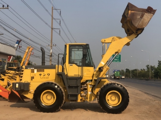 ขายรถตักล้อยาง KOMATSU WA300-3E นำเข้าเองจากญี่ปุ่น สภาพสวยพร้อมใช้ มีVDOการทำงานครับ