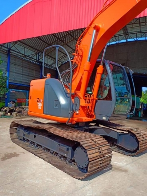 ขายจ้า. HITACHI ZX135US-E. เก่านอกแท้  สภาพสวย แทรคใหญ่  พร้อมใช้ โทร 089-3818694 จ๊อย