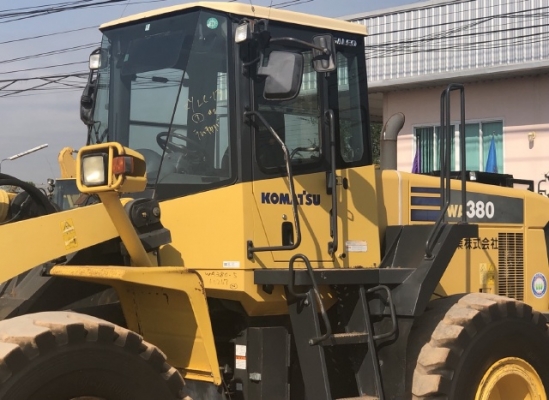 ขายรถตักล้อยาง KOMATSU WA380-5 นำเข้าเองจากญี่ปุ่น สภาพสวยพร้อมใช้ มีVDOการทำงานครับ ขายรถตักล้อยาง KOMATSU WA380-5 นำเข้าเองจากญี่ปุ่น สภาพสวยพร้อมใช้ มีVDOการทำงานครับ